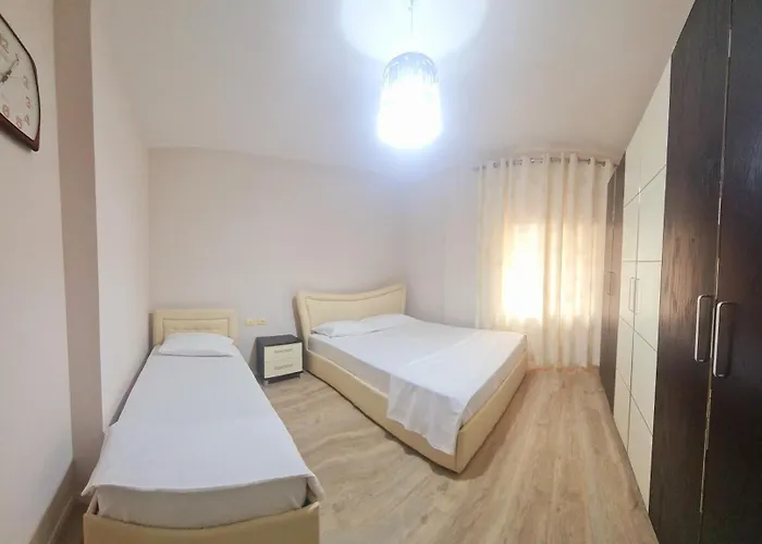 Blue Bay Front Uji Ftohte 公寓